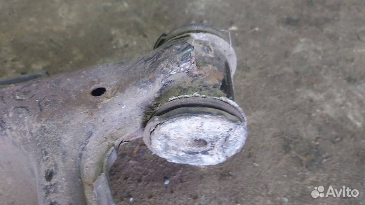 Рычаг задний левый нижний Audi A6 4F/C6 4F2/C6