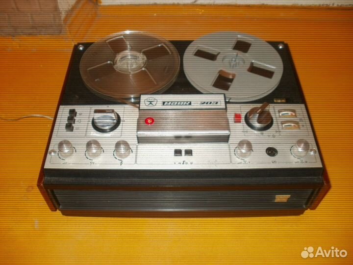 Пишущий катушечный магнитофон 