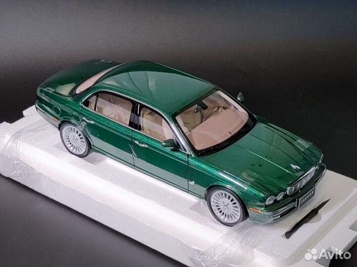 Almost Real Jaguar XJ6 X350 1:18