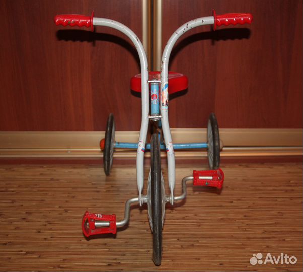 Велосипед детский педальный трехколесный Трицикл