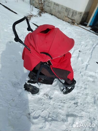 Прогулочная коляска