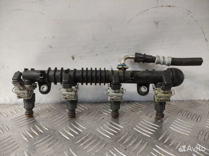 Топливная рампа Opel Corsa 1.2 Z12XE 2003