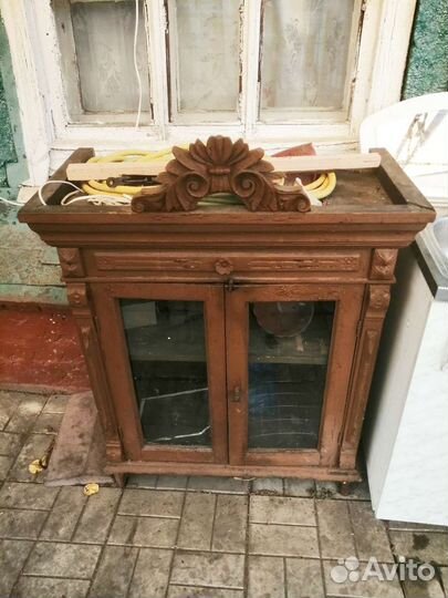 Винтажный сервант