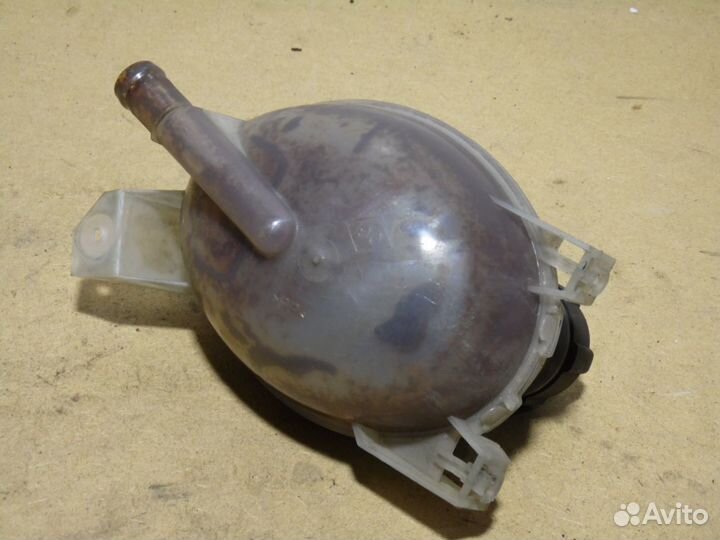 Расширительный бачок антифриза Рено Логан 2