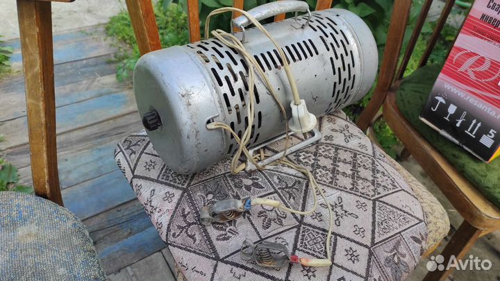 Зарядка для автомобильного аккумулятора СССР