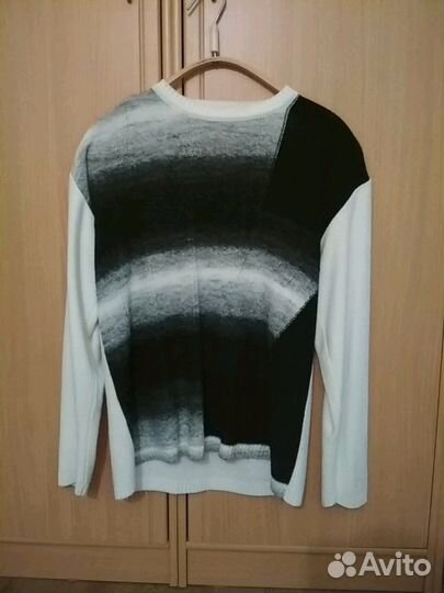 Свитер