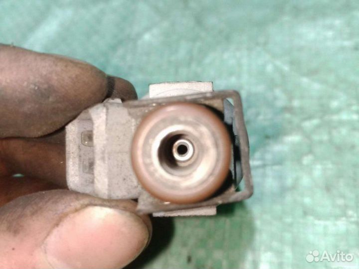 Форсунка топливная Audi A6 C4 седан 2.8 AAH 1997