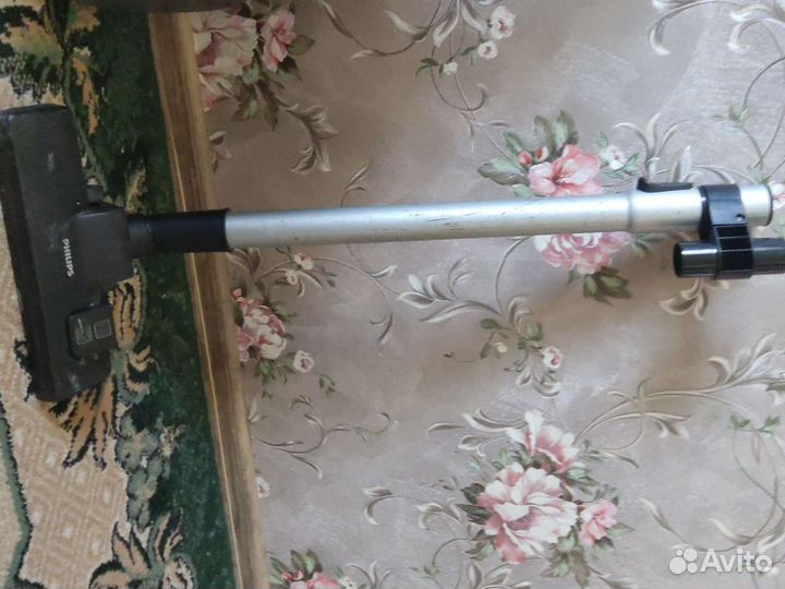 Полностью рабочий пылесос Philips