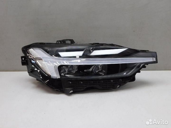Фара правая Volvo XC60