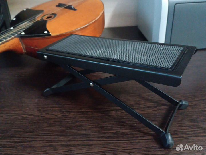 Подставка для ноги гитариста