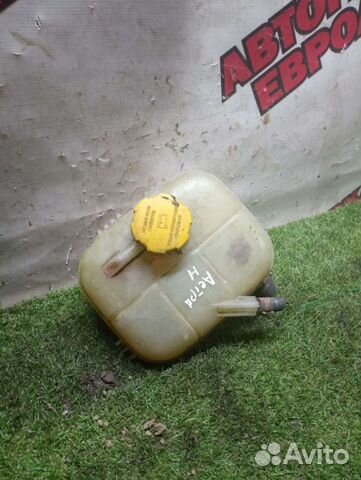 Расширительный бачок Опель Астра Н