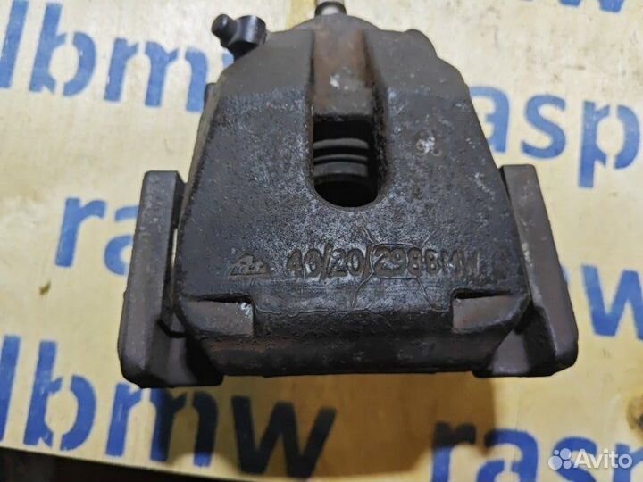 Суппорт задний левый Bmw 5-Series E39 M54B25 2002