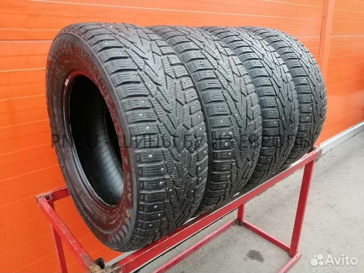 Nokian Tyres Hakkapeliitta 7 SUV 215/65 R16 87H