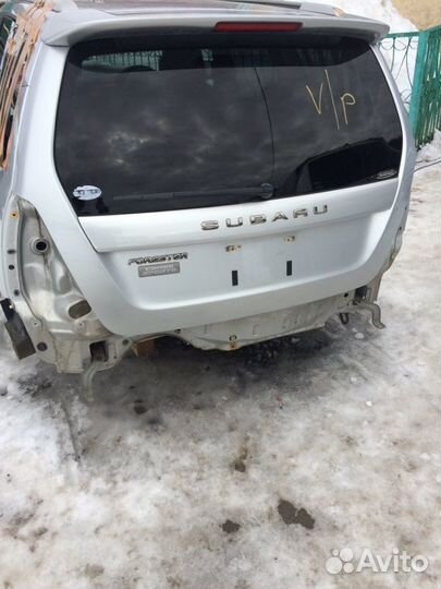 Крышка багажника задняя Subaru Forester SG5 EJ-202