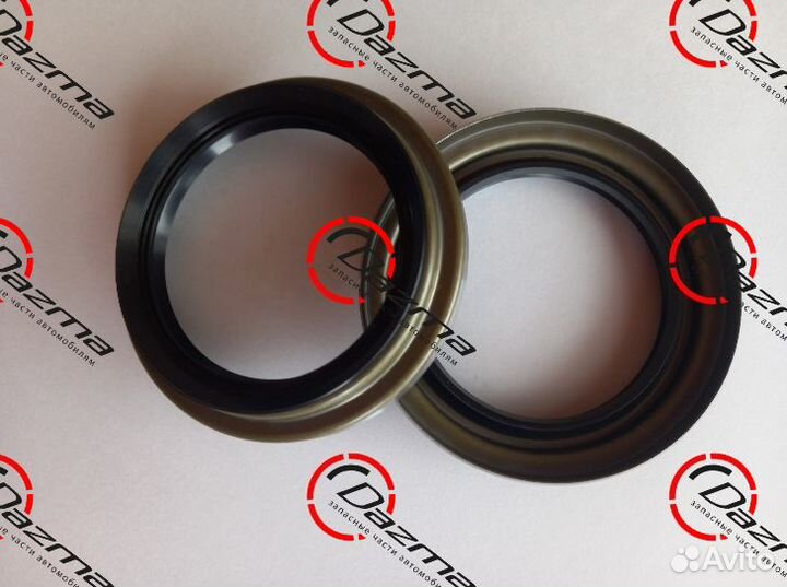 NOK 043639 Сальник ступицы NLR85 передней