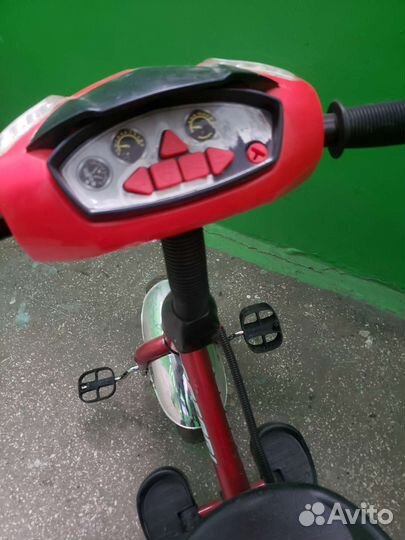 Детский трехколесный велосипед