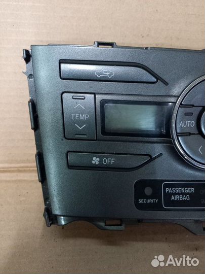 Блок управления климат-контролем Toyota Auris
