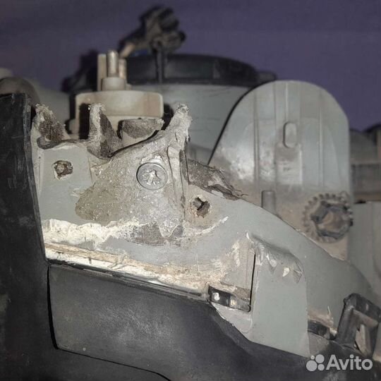 Фары передние Mercedes W208