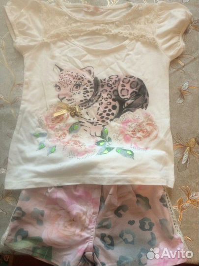 Продам костюмчик