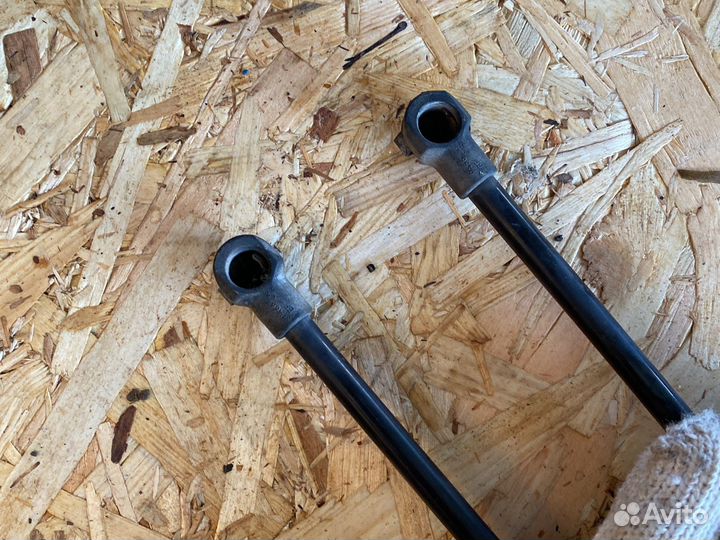 Амартизатор багажника Ренж Ровер Вог