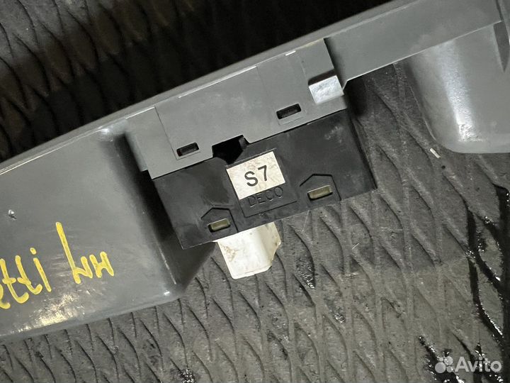 Блок кнопки степлоподьемников Chevrolet Lacetti