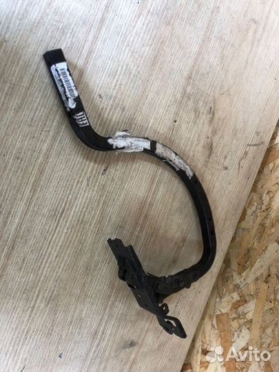 Петля двери багажника задняя Toyota Camry