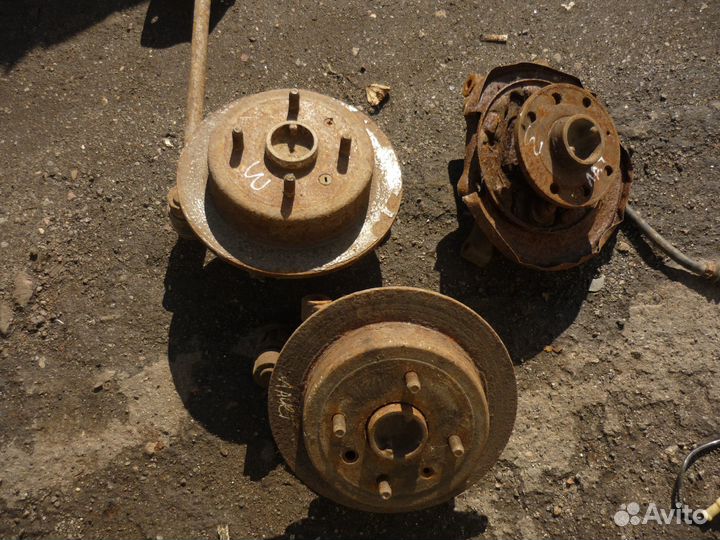 Задний кулак Шевроле Лачетти