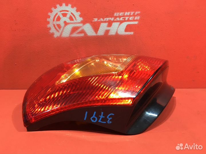 Фонарь задний правый Toyota Corolla E12 хетчбэк 3