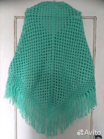 Вязаная ажурная шаль