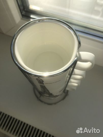 Кофейные чашки на подставке