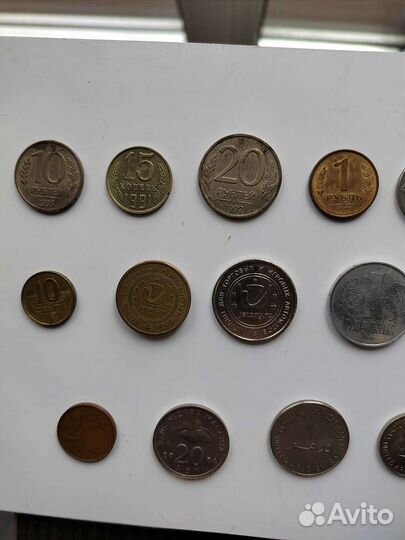 Набор иностранных и русских монет