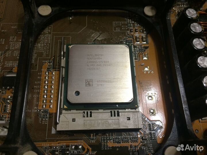 Процессор Интел P4,3.00 Ghz /1м800