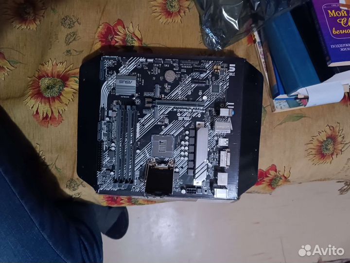 Материнская плата