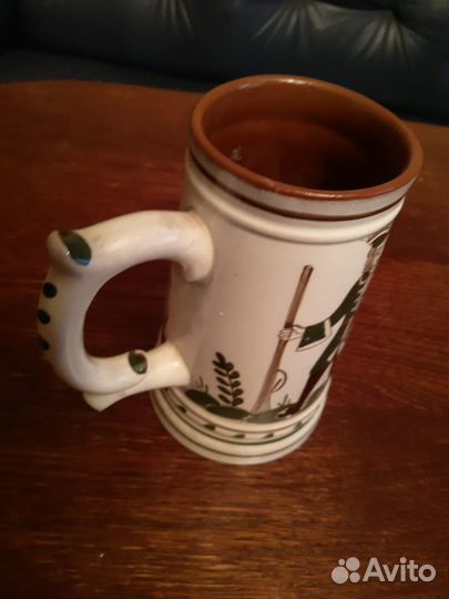Глиняная пивная кружка
