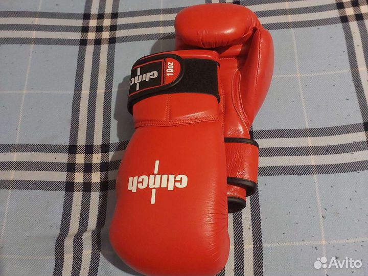 Боксерские перчатки 10 oz clinch