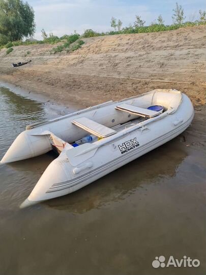 Лодка HDX с мотором