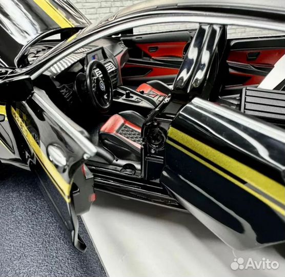 Модель автомобиля BMW M8