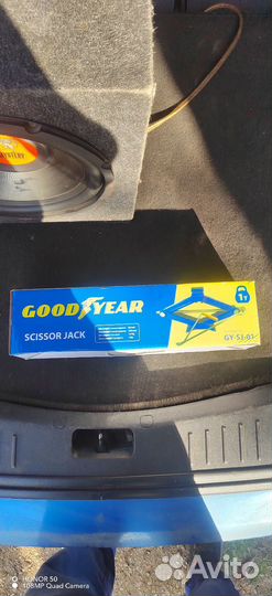 Домкрат автомобильный