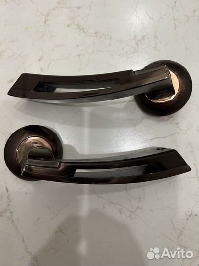 Дверная ручка