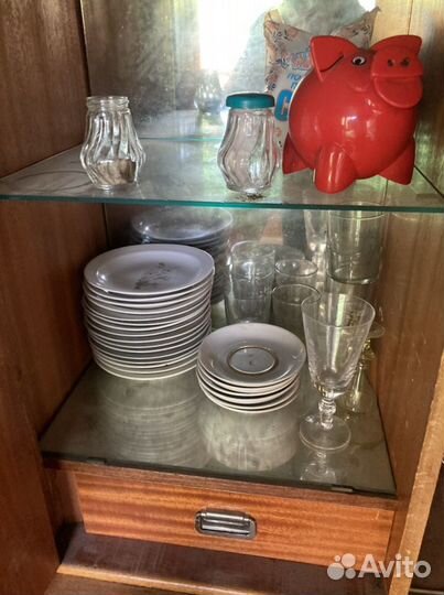 Антикварный шкаф буфет