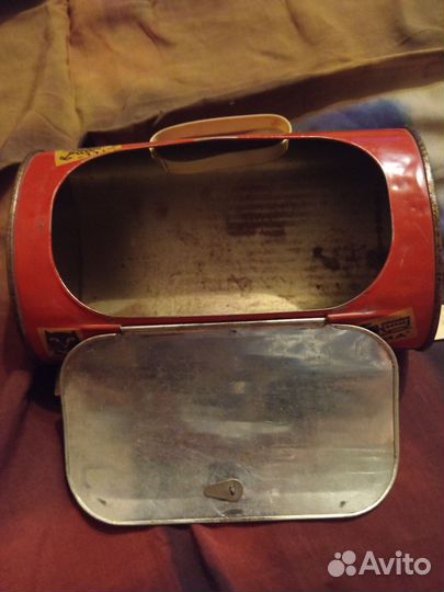 Жестяной чемоданчик СССР
