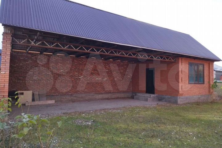 Дом 1000 м² на участке 11 сот.