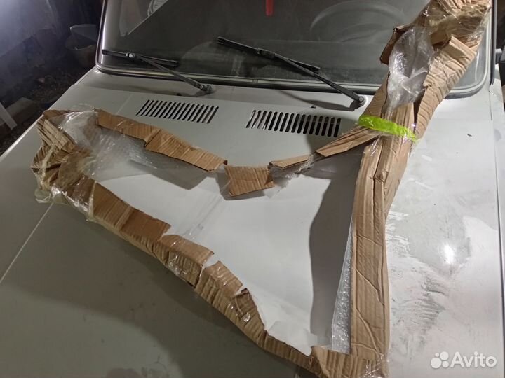 Крыло переднее левое на гранту фл