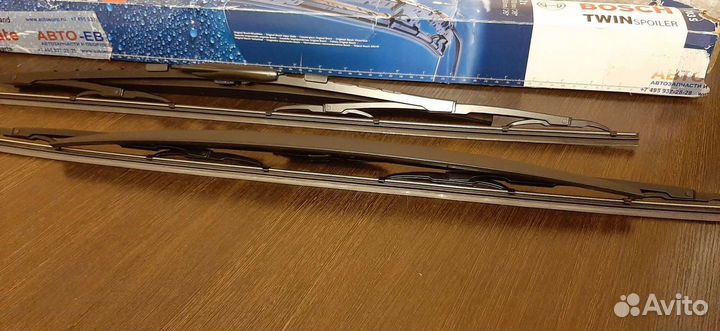 Щётка стеклоочистителя Bosch Twin Spoiler 703S