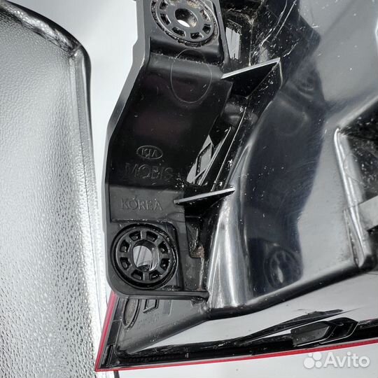 Фонарь задний левый Kia Rio 4 x-line LED