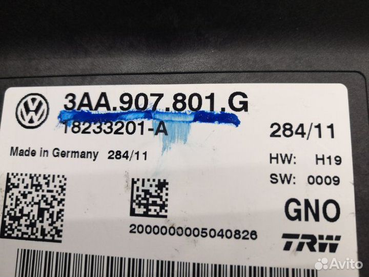 Блок управления парковочным тормозом Volkswagen