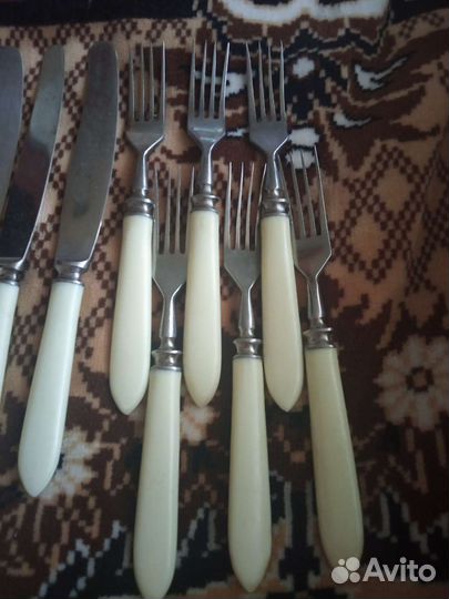 Набор вилок и ножей СССР костяными ручками