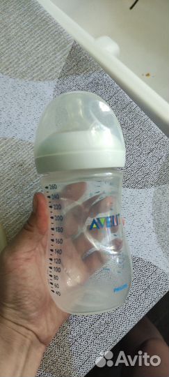 Молокоотсос Philips Avent ручной + Бутылочка Avent