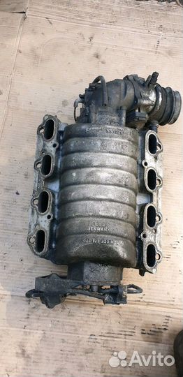 Коллектор впускной 077 133 185 Audi A8 4.2