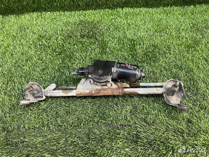 Мотор дворников передний Toyota Funcargo NCP25